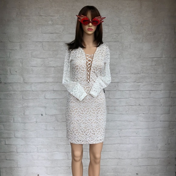 Lovely WYLDR Dress, Ivory with Nude Lining, Lace - Picture 4 of 8